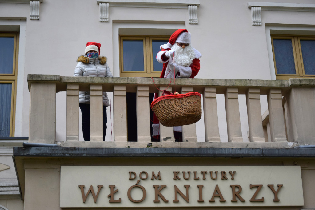 Prezenty z zachowaniem dystansu