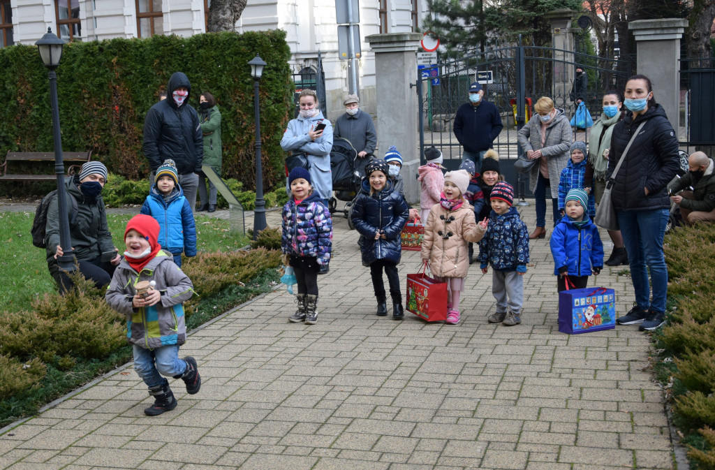 Prezenty z zachowaniem dystansu