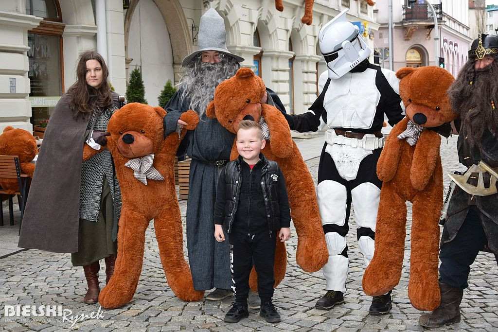 Trzy światy na ulicy 11 Listopada