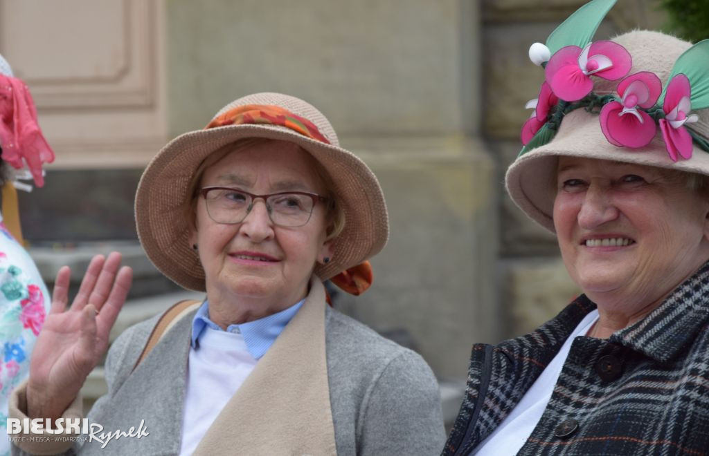 Parada Kapeluszy bielskich Seniorów