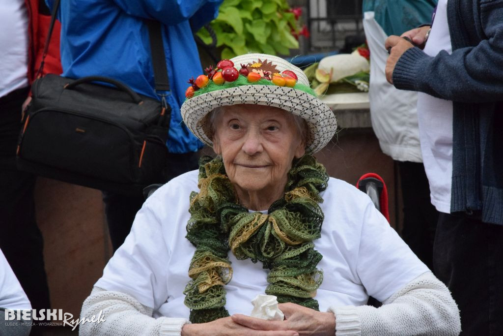 Parada Kapeluszy bielskich Seniorów