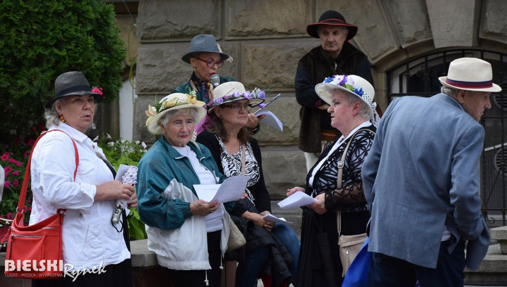 Parada Kapeluszy bielskich Seniorów