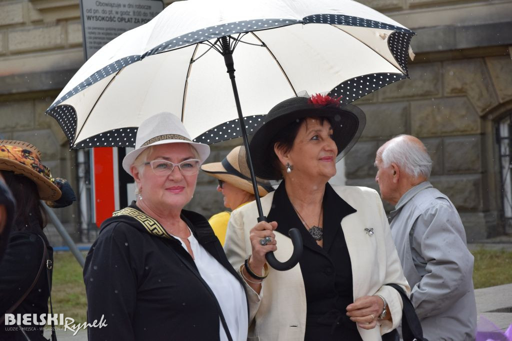 Parada Kapeluszy bielskich Seniorów