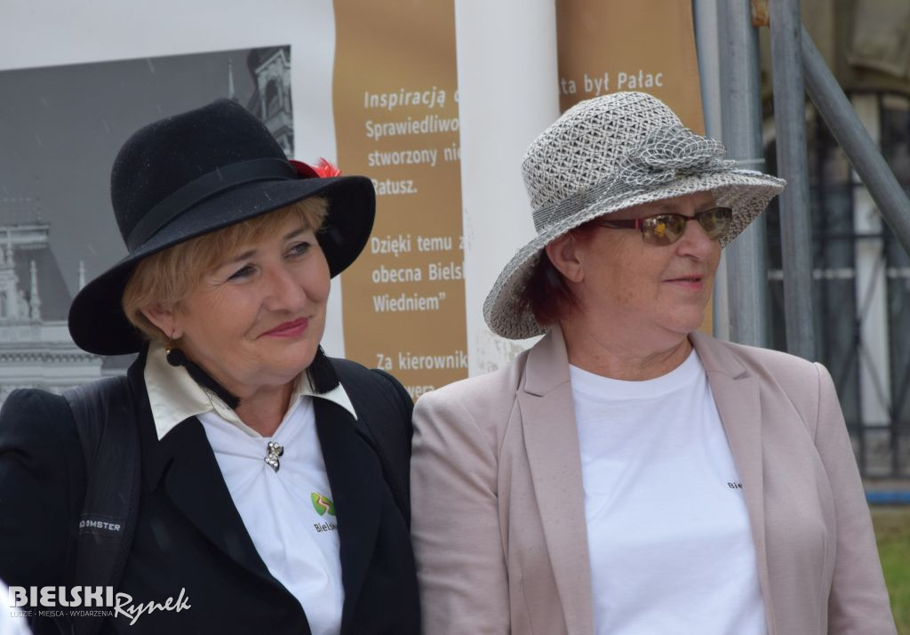 Parada Kapeluszy bielskich Seniorów