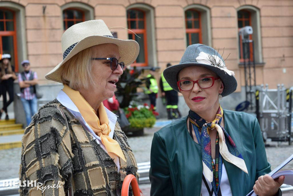Parada Kapeluszy bielskich Seniorów