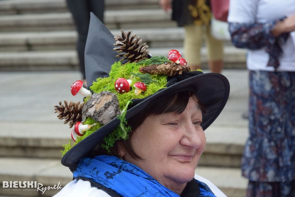 Parada Kapeluszy bielskich Seniorów