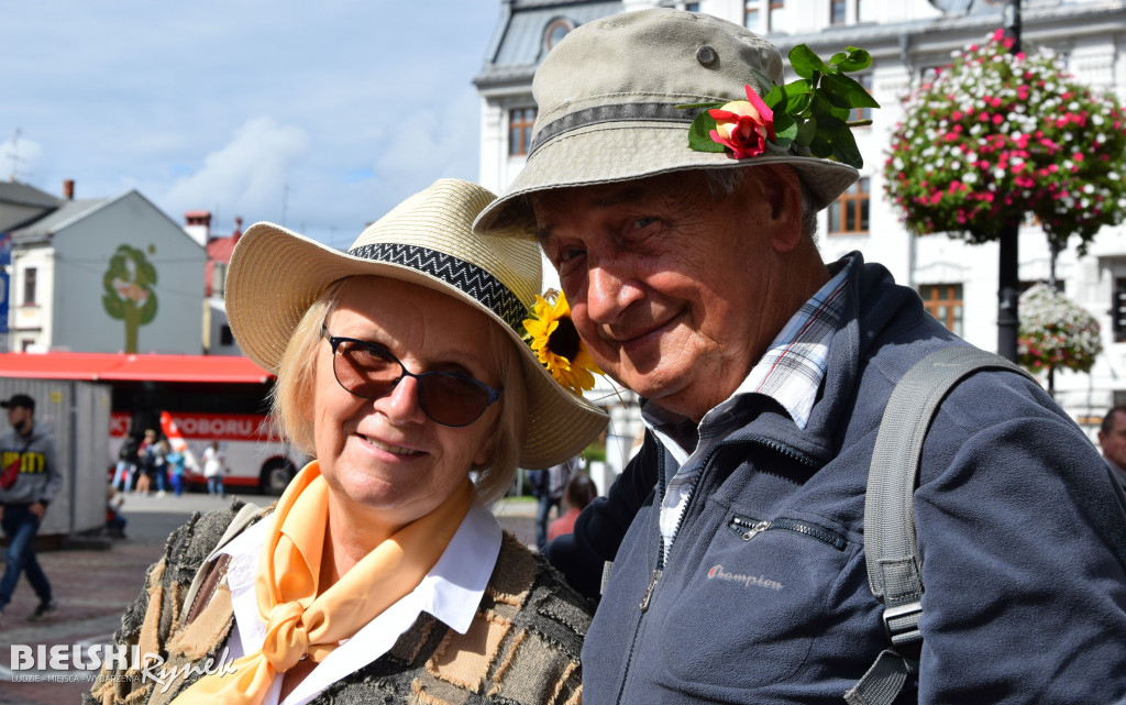 Parada Kapeluszy bielskich Seniorów