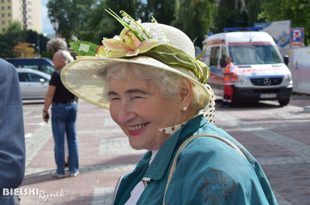 Parada Kapeluszy bielskich Seniorów