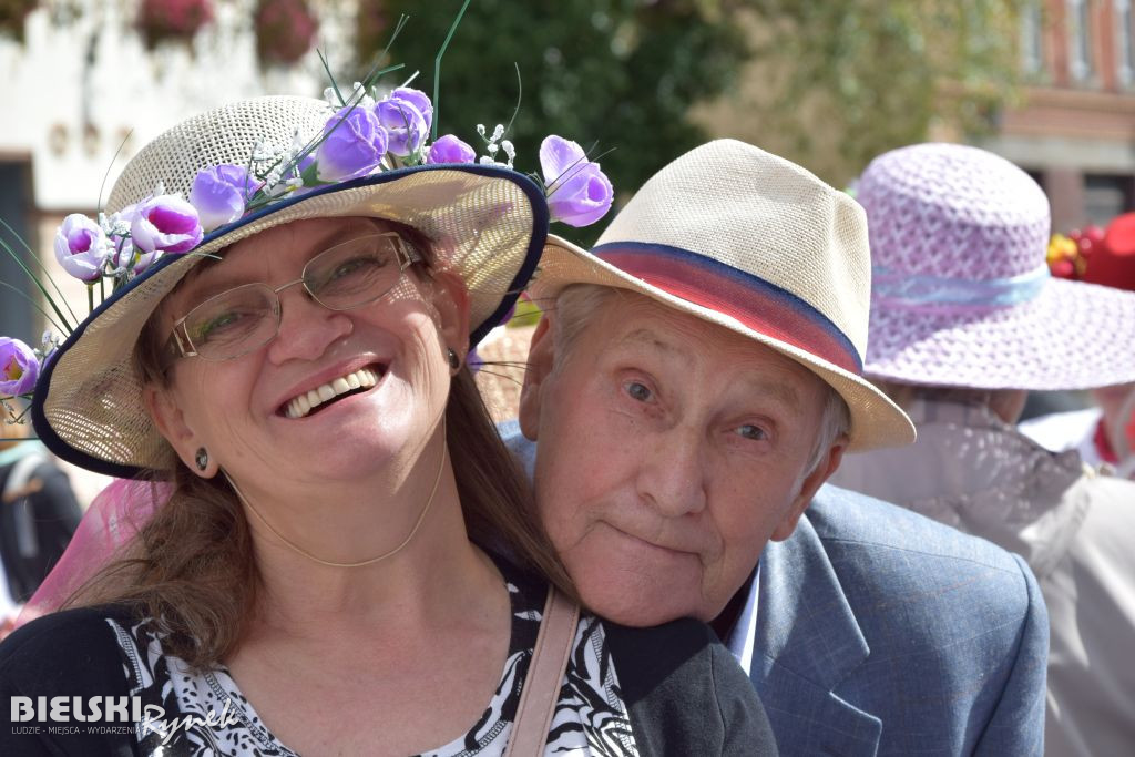 Parada Kapeluszy bielskich Seniorów