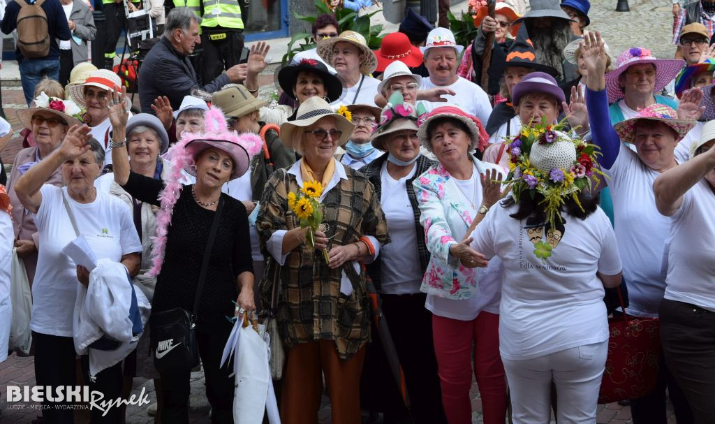 Parada Kapeluszy bielskich Seniorów