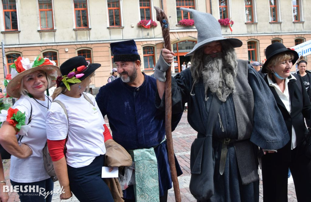 Parada Kapeluszy bielskich Seniorów
