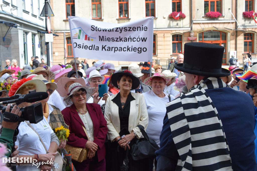 Parada Kapeluszy bielskich Seniorów