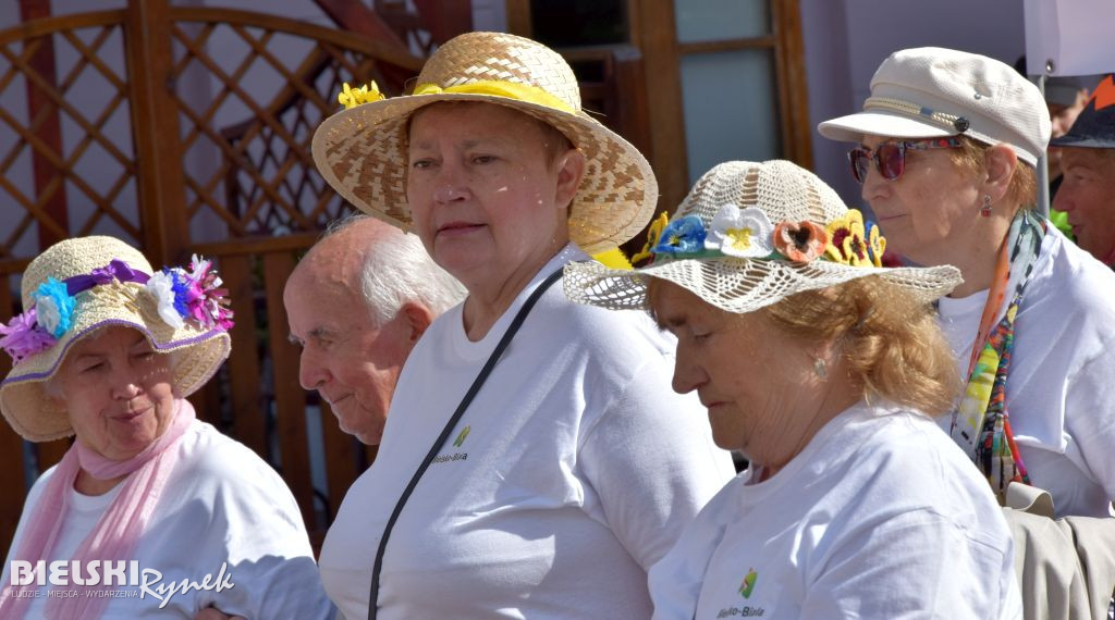 Parada Kapeluszy bielskich Seniorów