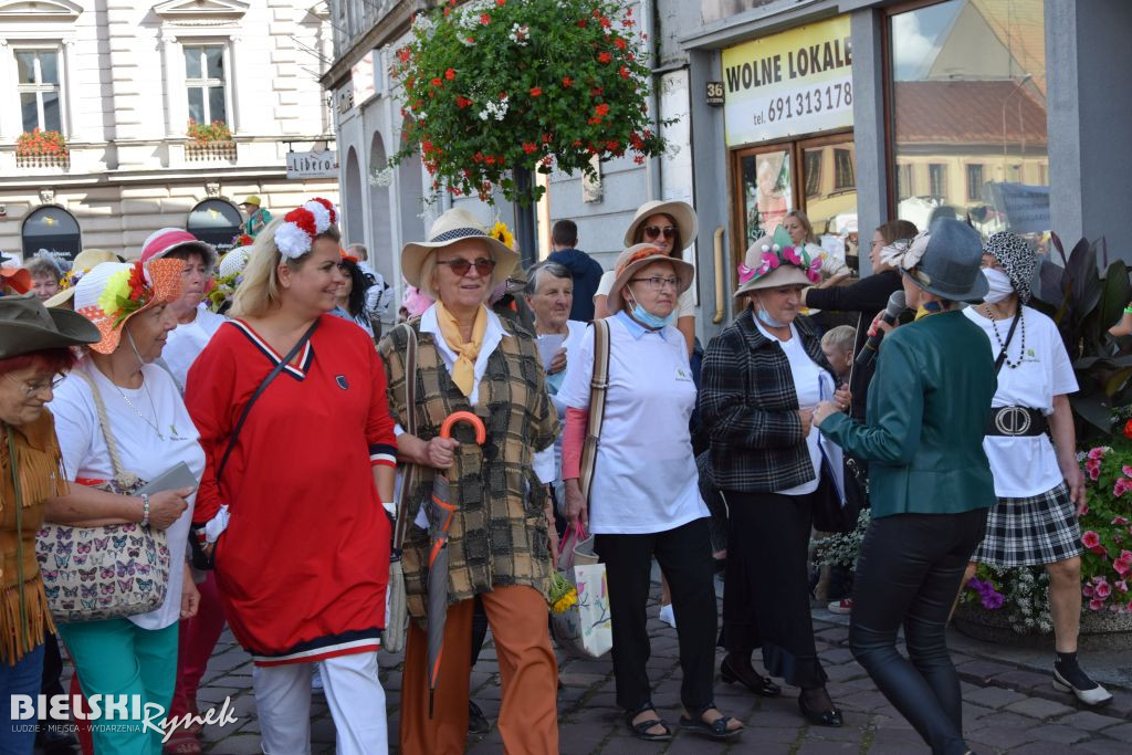 Parada Kapeluszy bielskich Seniorów