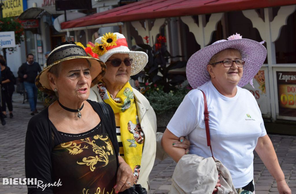 Parada Kapeluszy bielskich Seniorów