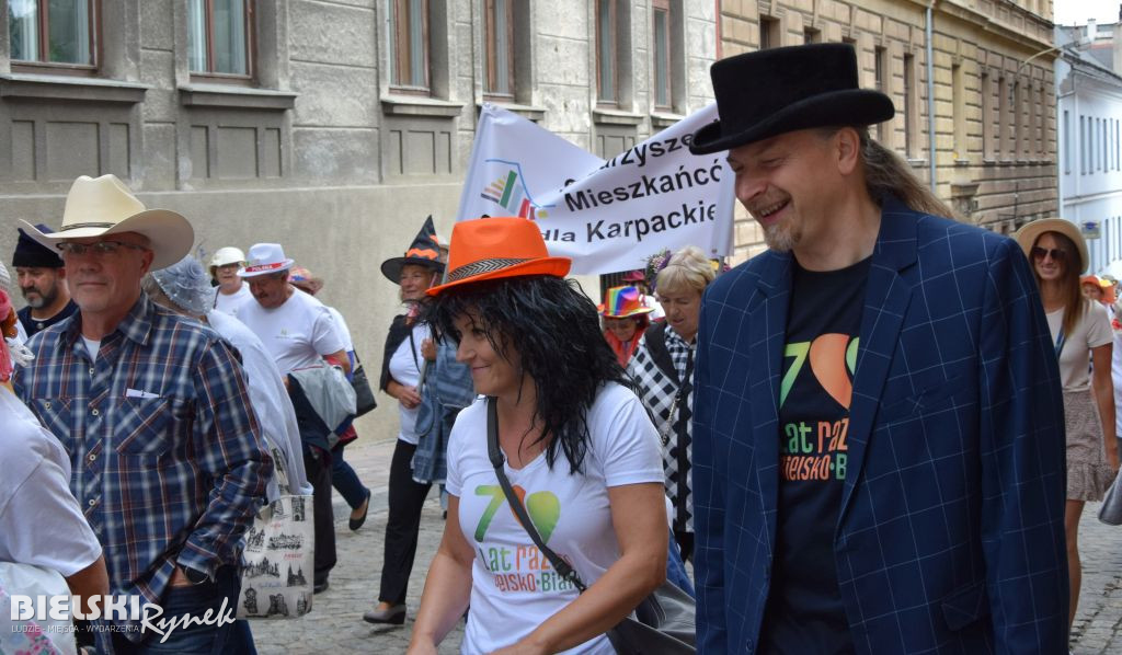Parada Kapeluszy bielskich Seniorów