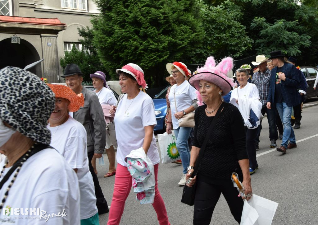 Parada Kapeluszy bielskich Seniorów
