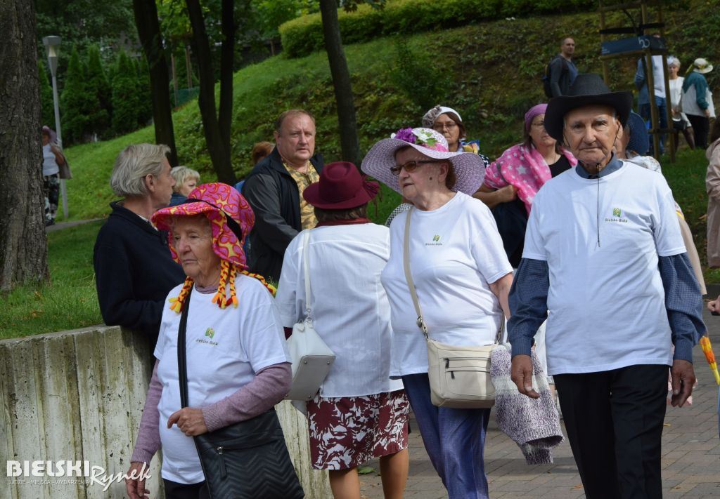 Parada Kapeluszy bielskich Seniorów