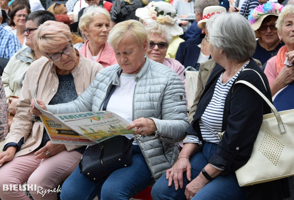 Parada Kapeluszy bielskich Seniorów