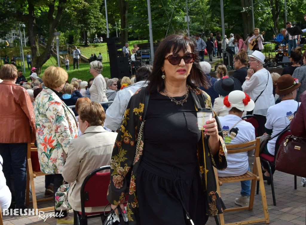 Parada Kapeluszy bielskich Seniorów