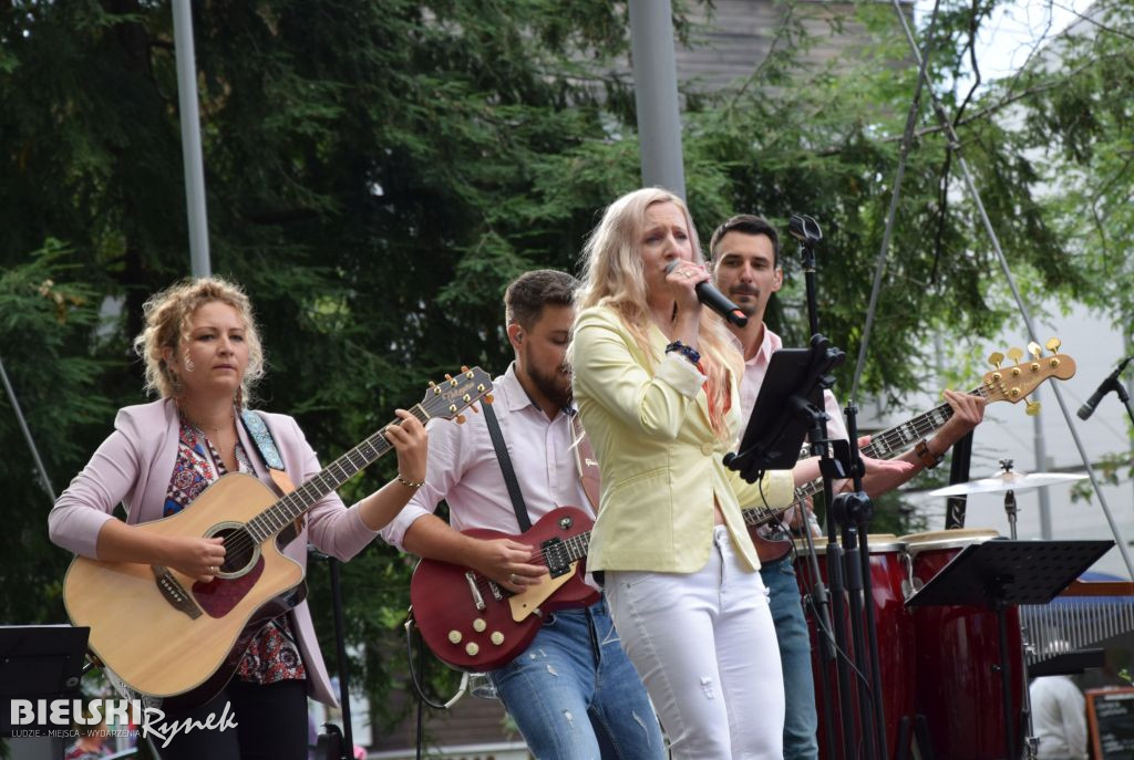 Parada Kapeluszy bielskich Seniorów