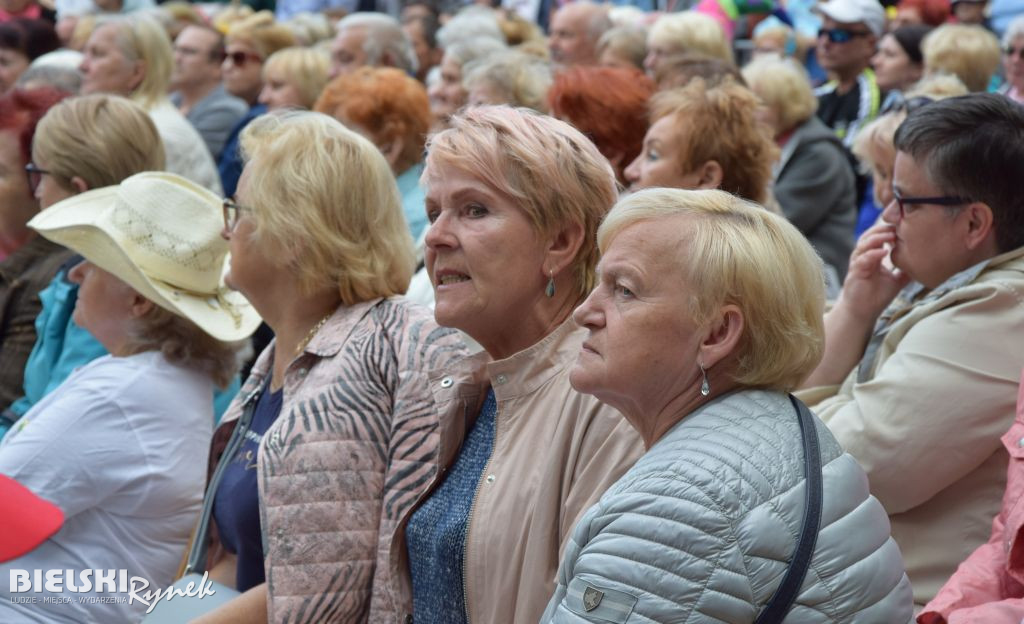 Parada Kapeluszy bielskich Seniorów