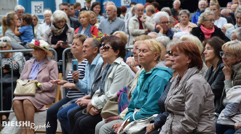 Parada Kapeluszy bielskich Seniorów