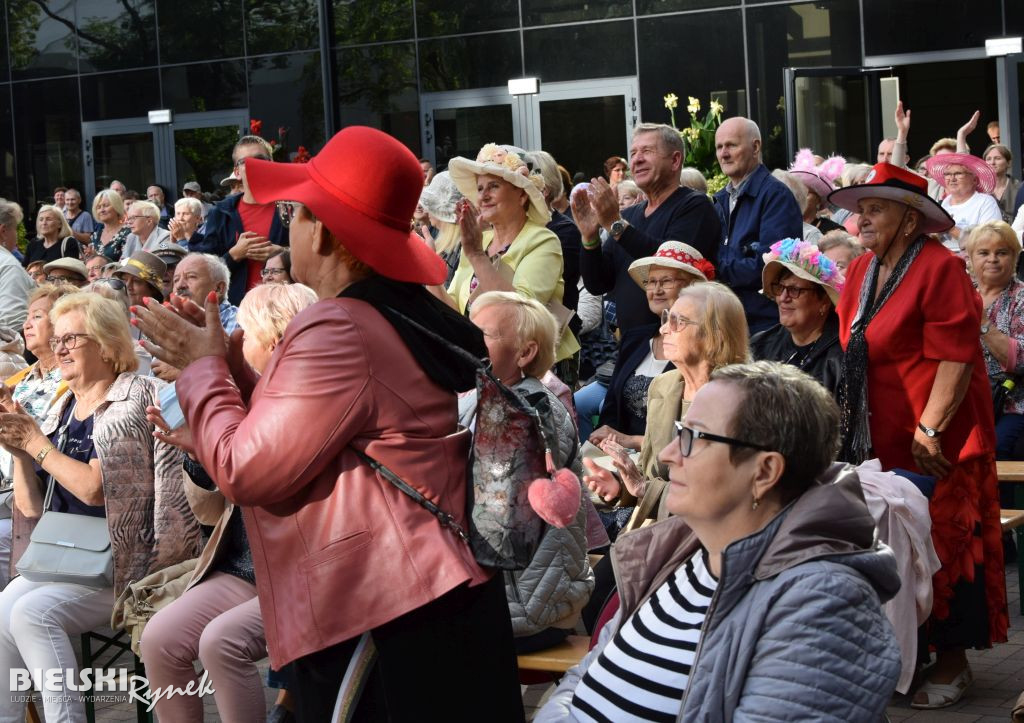 Parada Kapeluszy bielskich Seniorów