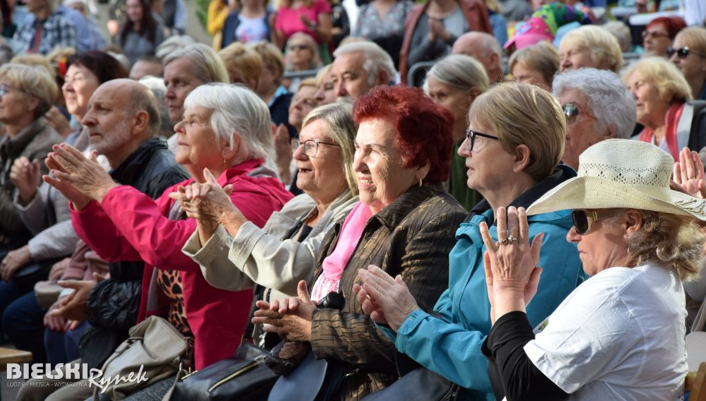 Parada Kapeluszy bielskich Seniorów