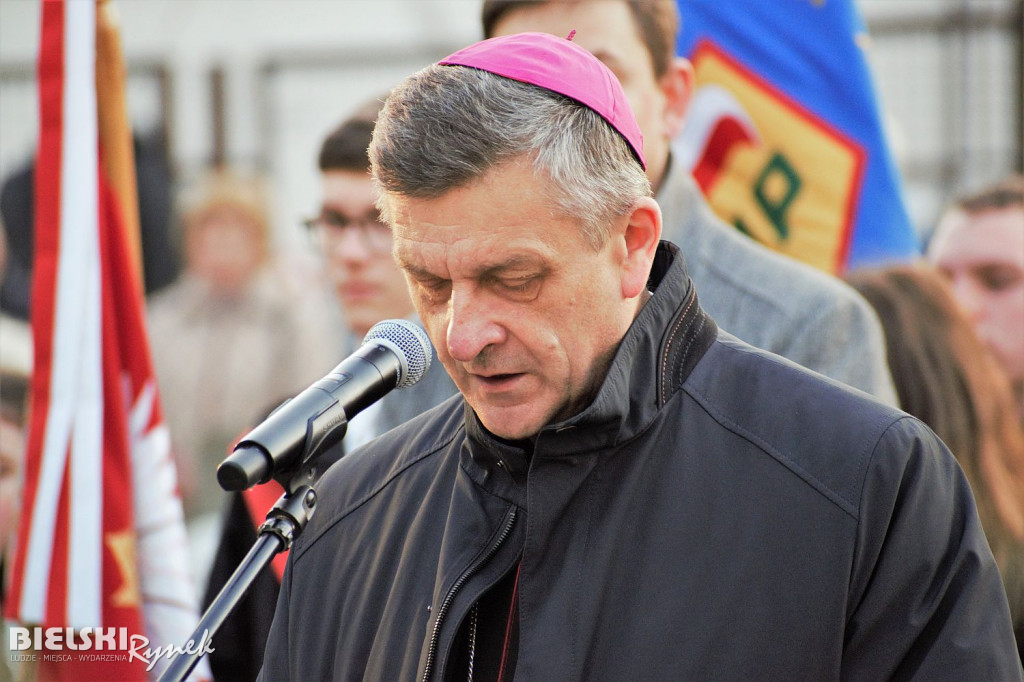 Apel poległych na cmentarzu wojskowym przy ulicy Saperów