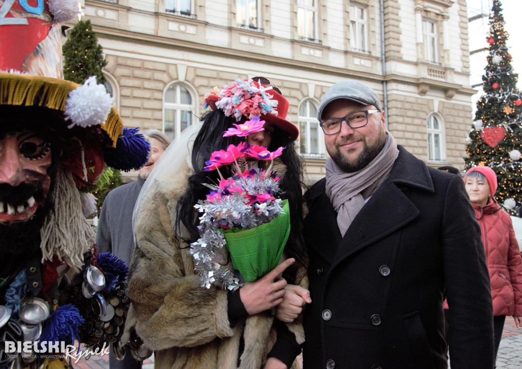 Barwny korowód kolędników na ulicach Bielska-Białej