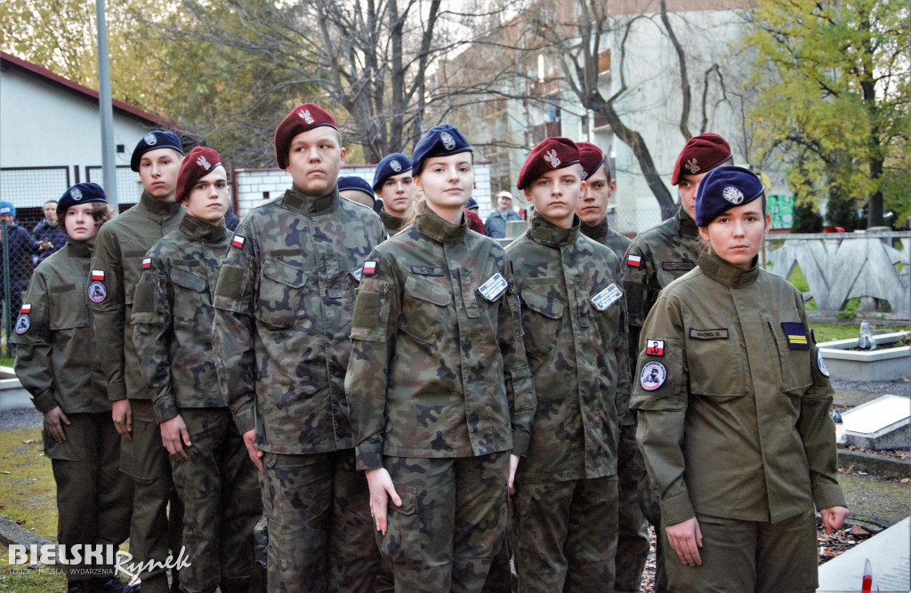 Cmentarz Wojskowy - 104. rocznica odzyskania Niepodległości