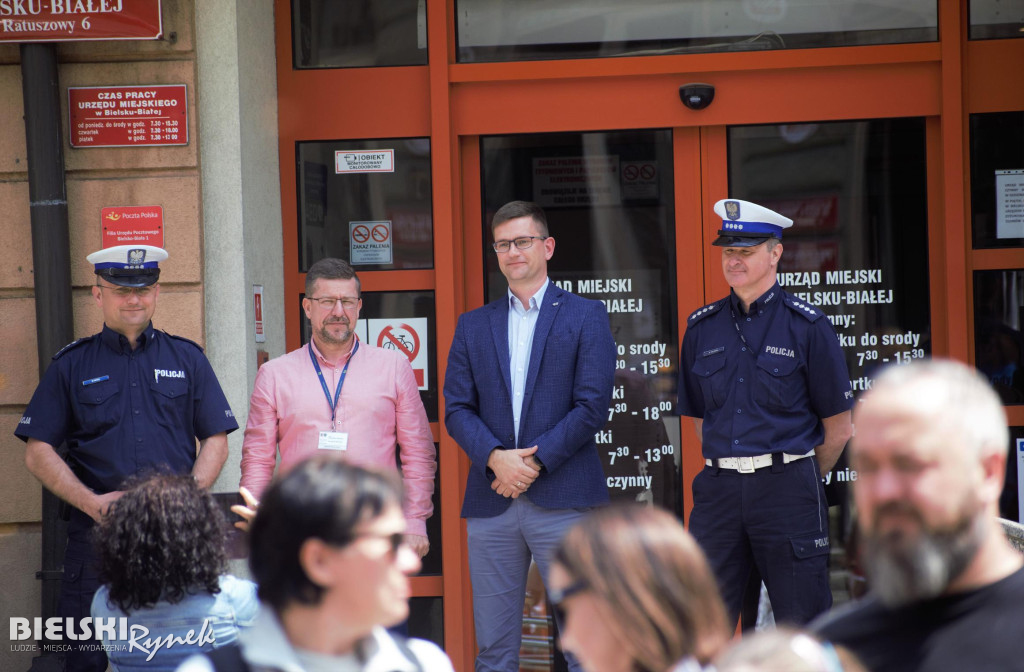 Barwny korowód z okazji Dni Bezpieczeństwa w Bielsku-Białej