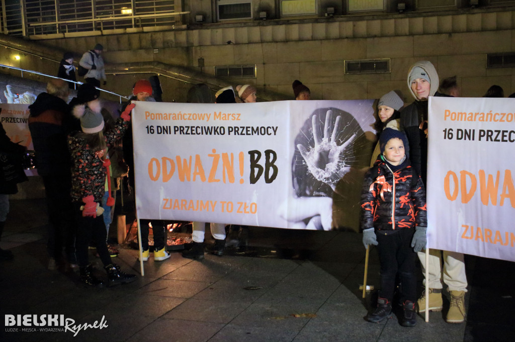 „Zjarajmy To Zło” - pomarańczowy marsz przeciwko przemocy