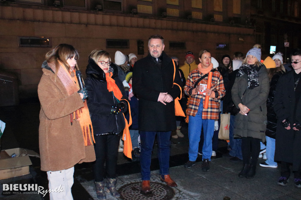 „Zjarajmy To Zło” - pomarańczowy marsz przeciwko przemocy