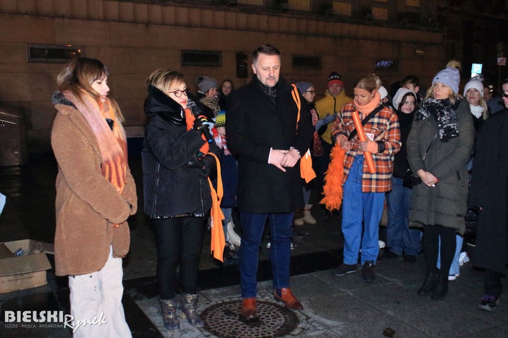 „Zjarajmy To Zło” - pomarańczowy marsz przeciwko przemocy