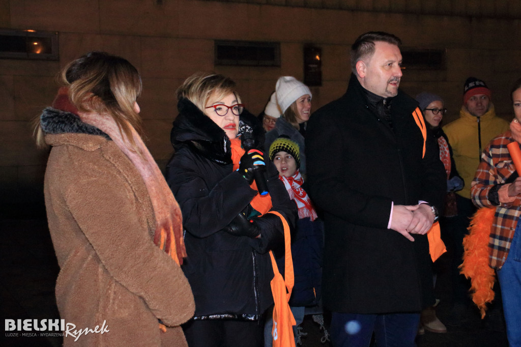 „Zjarajmy To Zło” - pomarańczowy marsz przeciwko przemocy