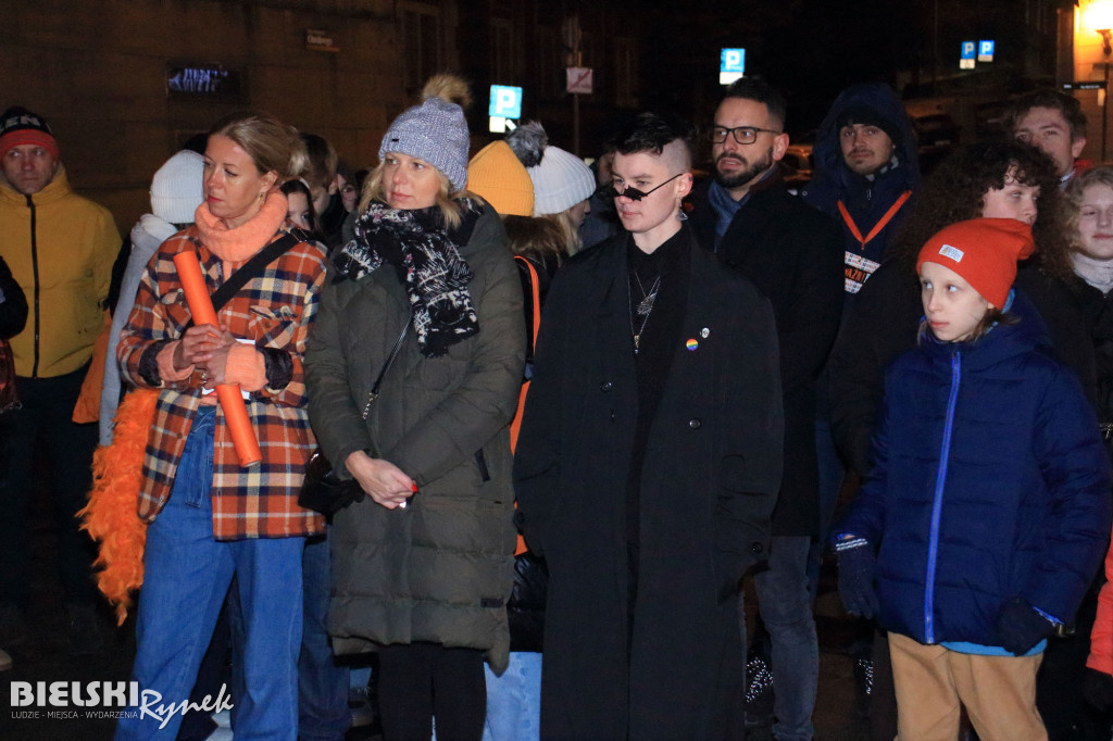 „Zjarajmy To Zło” - pomarańczowy marsz przeciwko przemocy