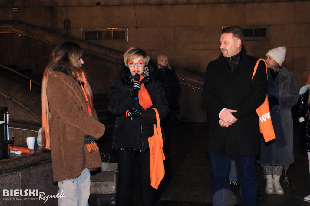 „Zjarajmy To Zło” - pomarańczowy marsz przeciwko przemocy