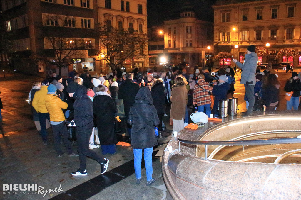 „Zjarajmy To Zło” - pomarańczowy marsz przeciwko przemocy