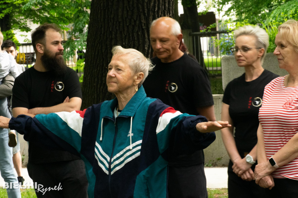 TAI CHI w plenerach parku za Ratuszem