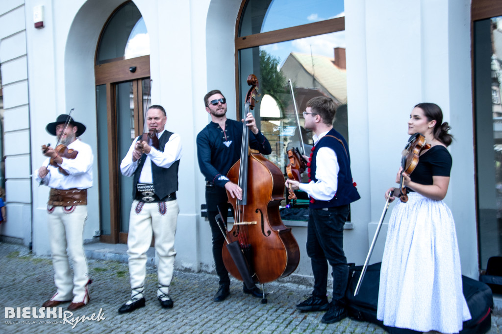 Parada Nowoorleańska w swingowych tradycjach jazzu