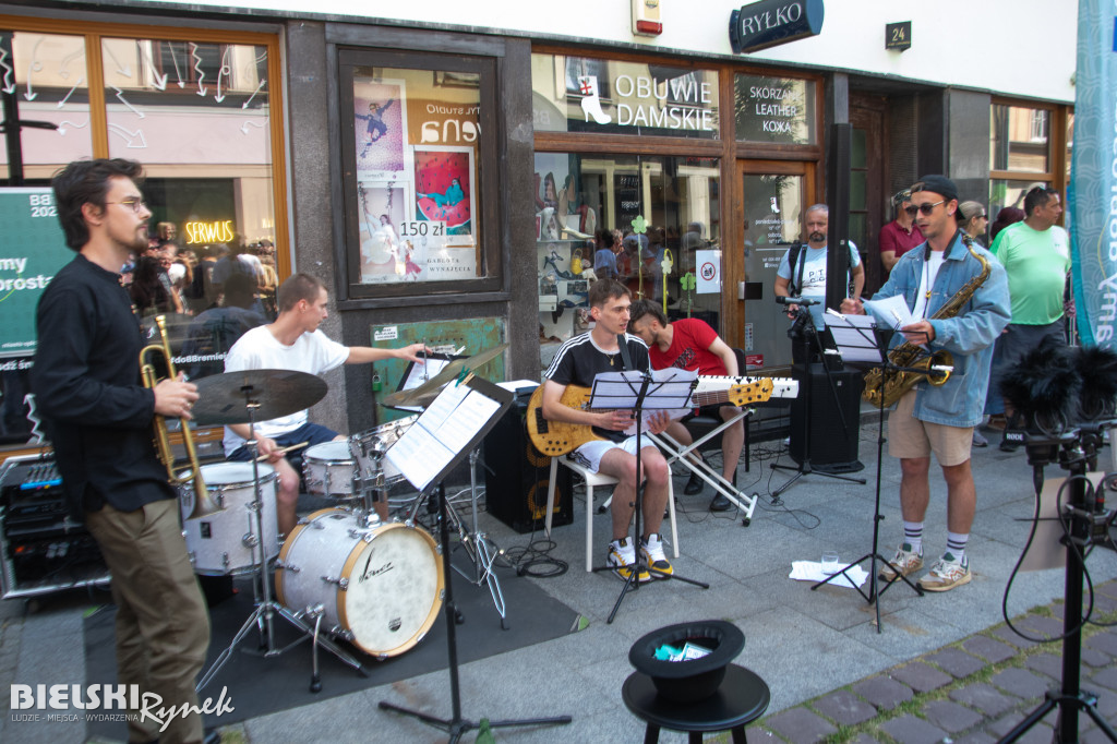 Parada Nowoorleańska w swingowych tradycjach jazzu