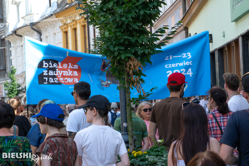 Parada Nowoorleańska w swingowych tradycjach jazzu