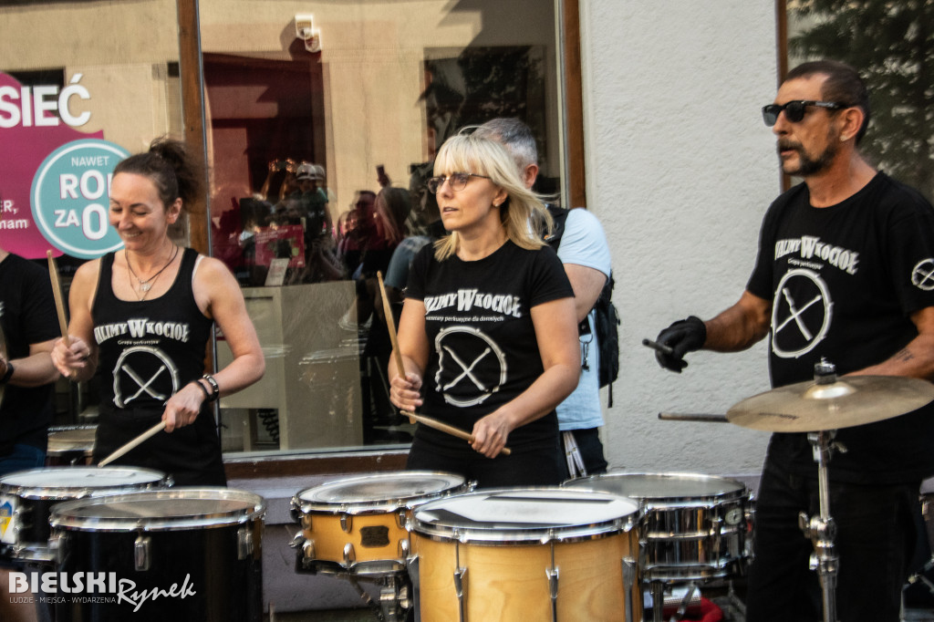 Parada Nowoorleańska w swingowych tradycjach jazzu