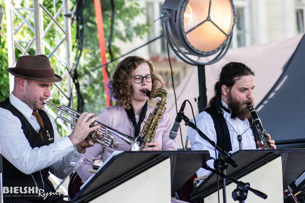 Parada Nowoorleańska w swingowych tradycjach jazzu