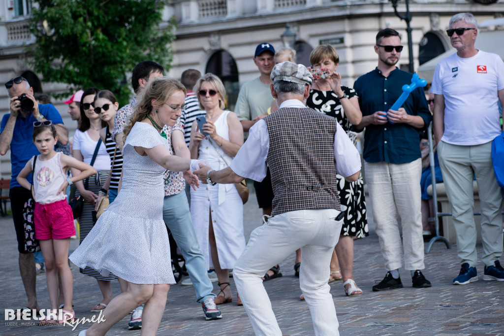 Parada Nowoorleańska w swingowych tradycjach jazzu