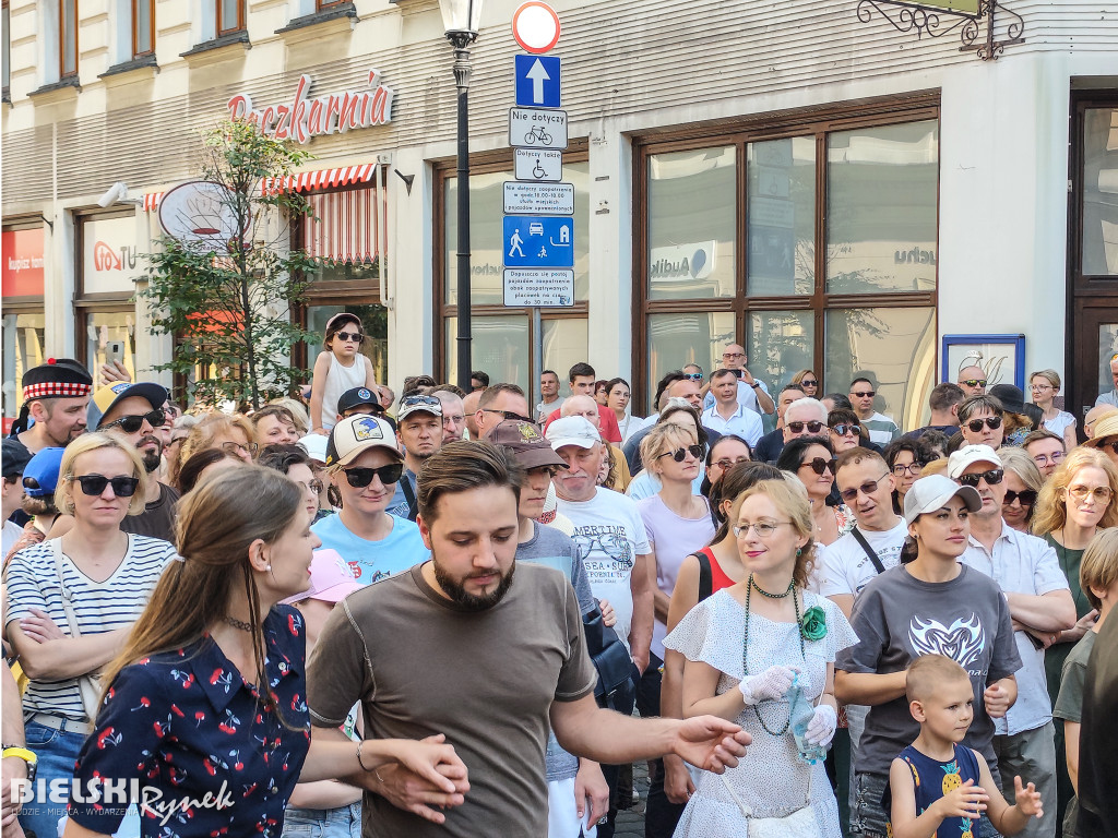 Parada Nowoorleańska w swingowych tradycjach jazzu