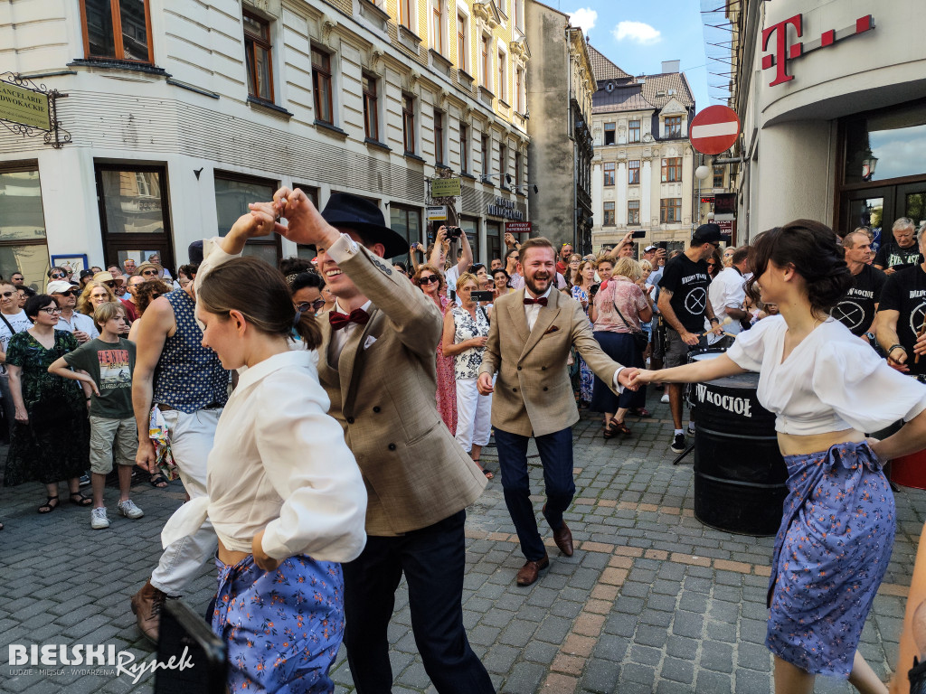 Parada Nowoorleańska w swingowych tradycjach jazzu