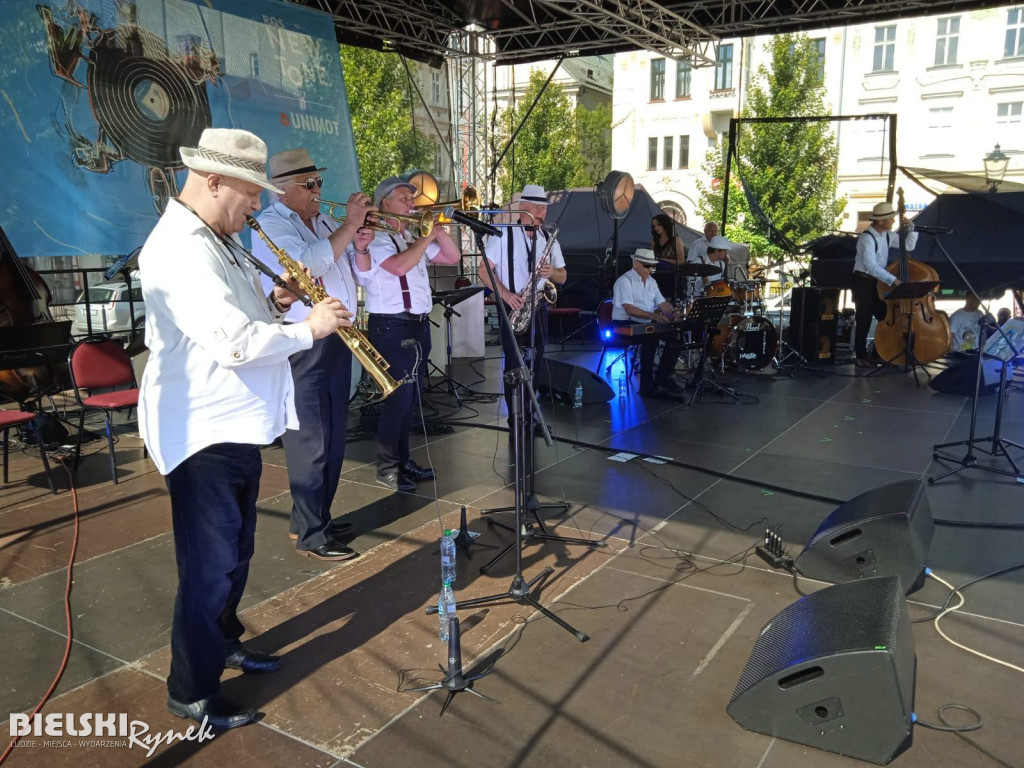 Parada Nowoorleańska w swingowych tradycjach jazzu